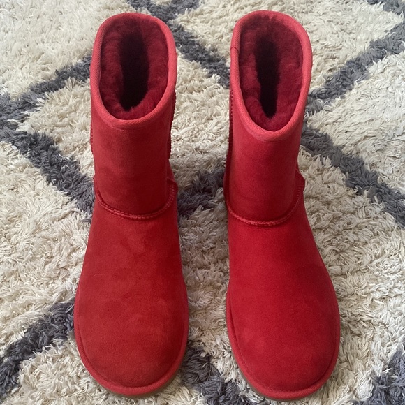Brand new red short Uggs - Picture 2 of 5